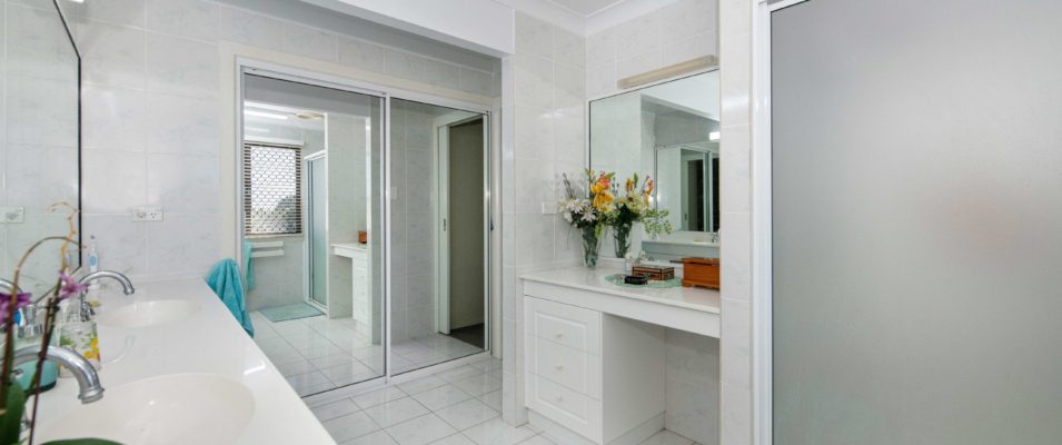 31 Cabbage Tree Road, Andergrove, QLD 4740 Australia