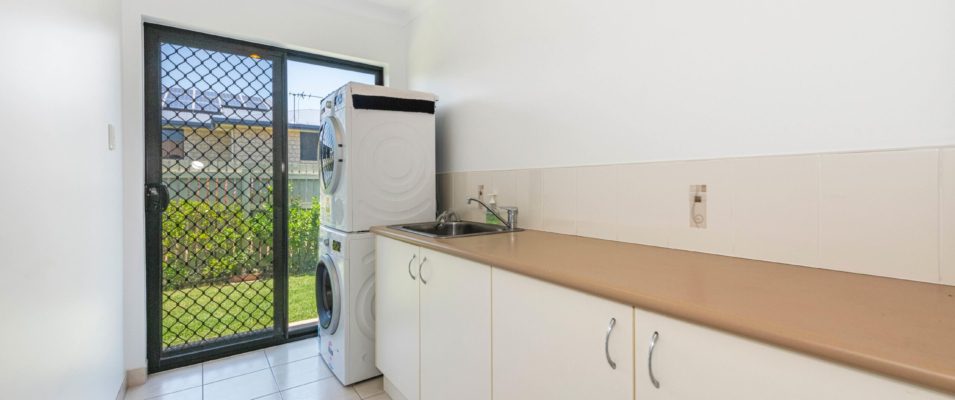 3 Mussett Crt, Glenella, QLD 4740 Australia