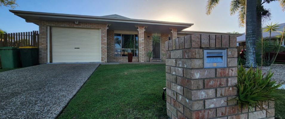 15 Caledonian Drive, Beaconsfield, QLD 4740 Australia