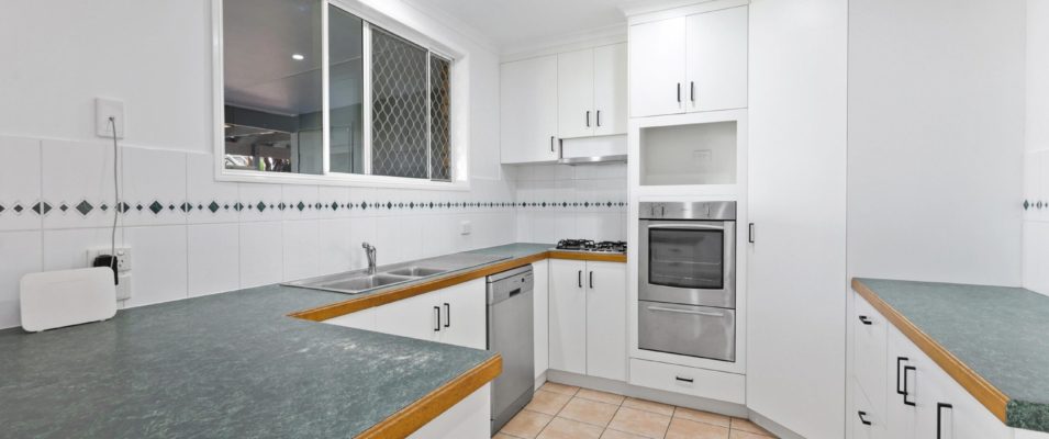 15 Marshall Avenue, ANDERGROVE, QLD 4740 AU